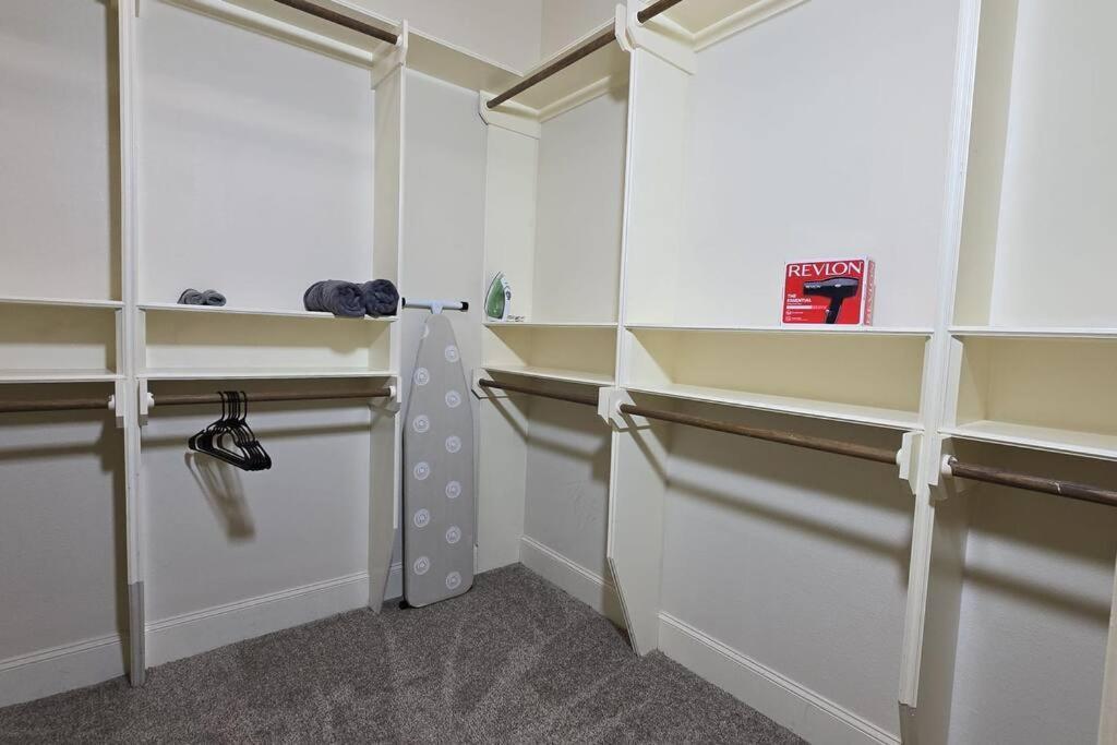 Modern Galleria Gem Private Jacuzzi 3 Br Houston Exterior foto